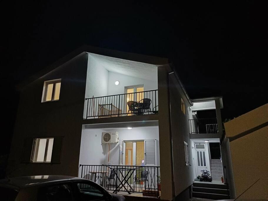 Cozy, Fully Equipped, Free Parking&wifi, Quiet, 2bd